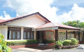 Megapode Resort